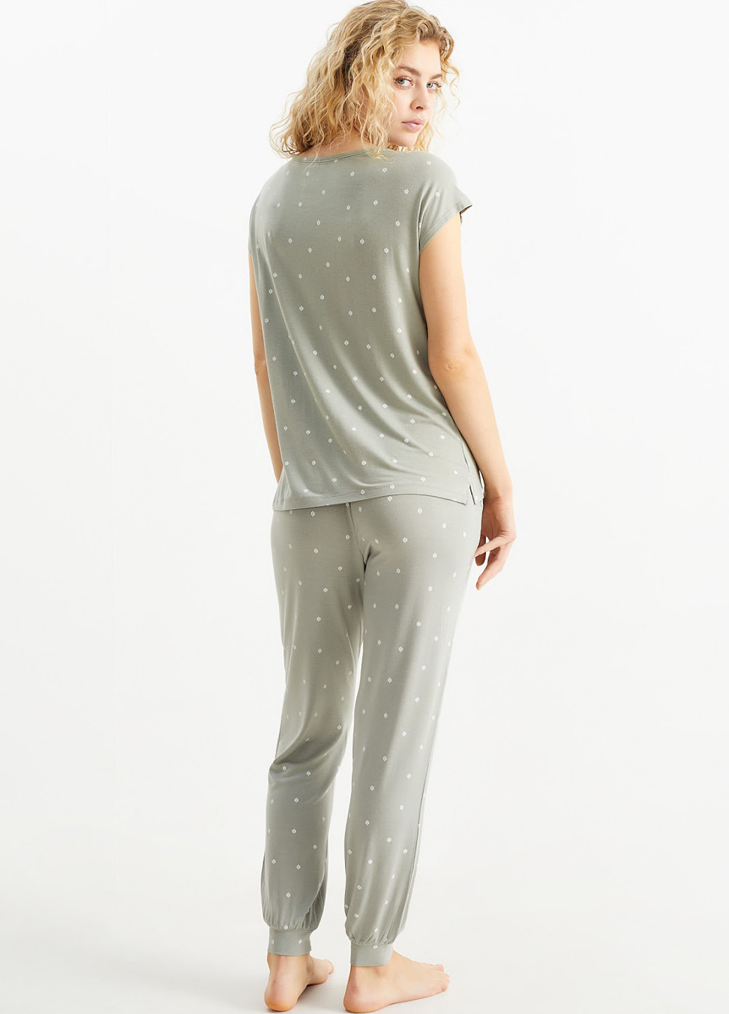 Оливкова всесезон піжама (футболка, штани) футболка + штани C&A