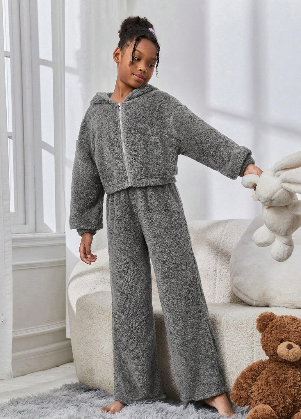 Серый зимний костюм (толстовка, топ, брюки) SHEIN