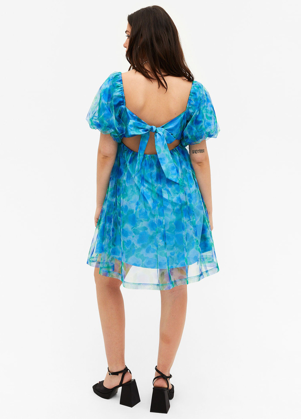 Блакитна коктейльна, кежуал сукня кльош Monki з абстрактним візерунком