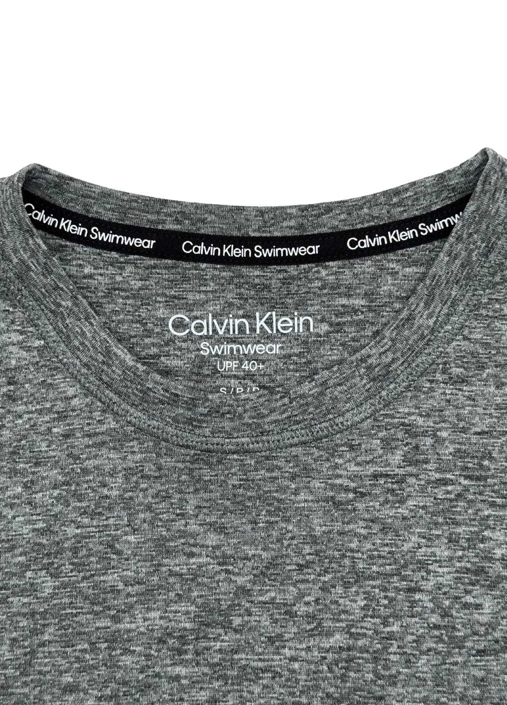 Серая футболка Calvin Klein