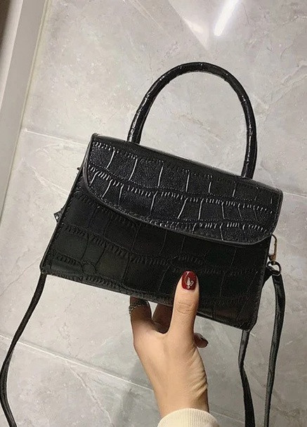 Женская классическая сумка 7314 на ремешке кросс-боди через плечо крокодил рептилия змея черная NoName (242644358)