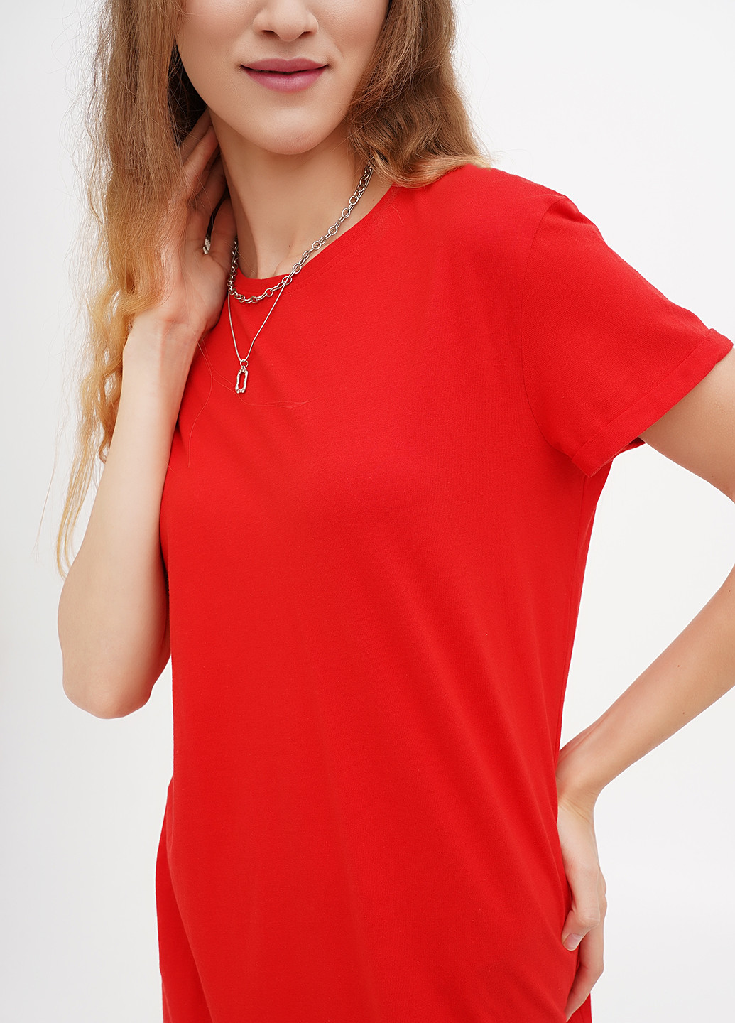 Красное кэжуал платье платье-футболка Terranova однотонное