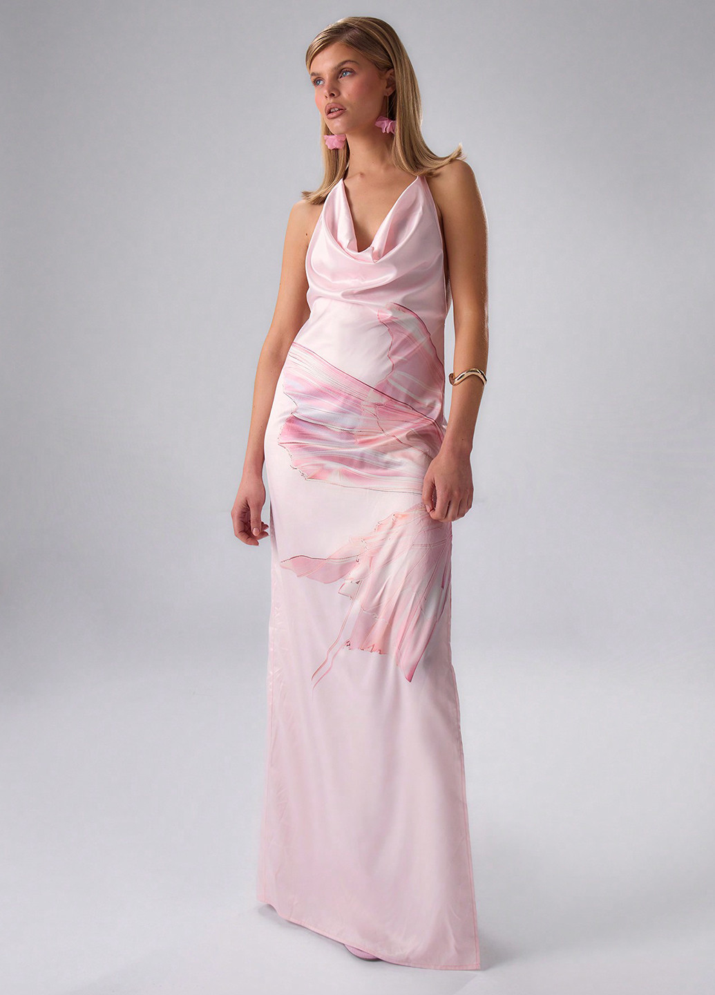 Розовое кэжуал платье с открытой спиной SHEIN с абстрактным узором