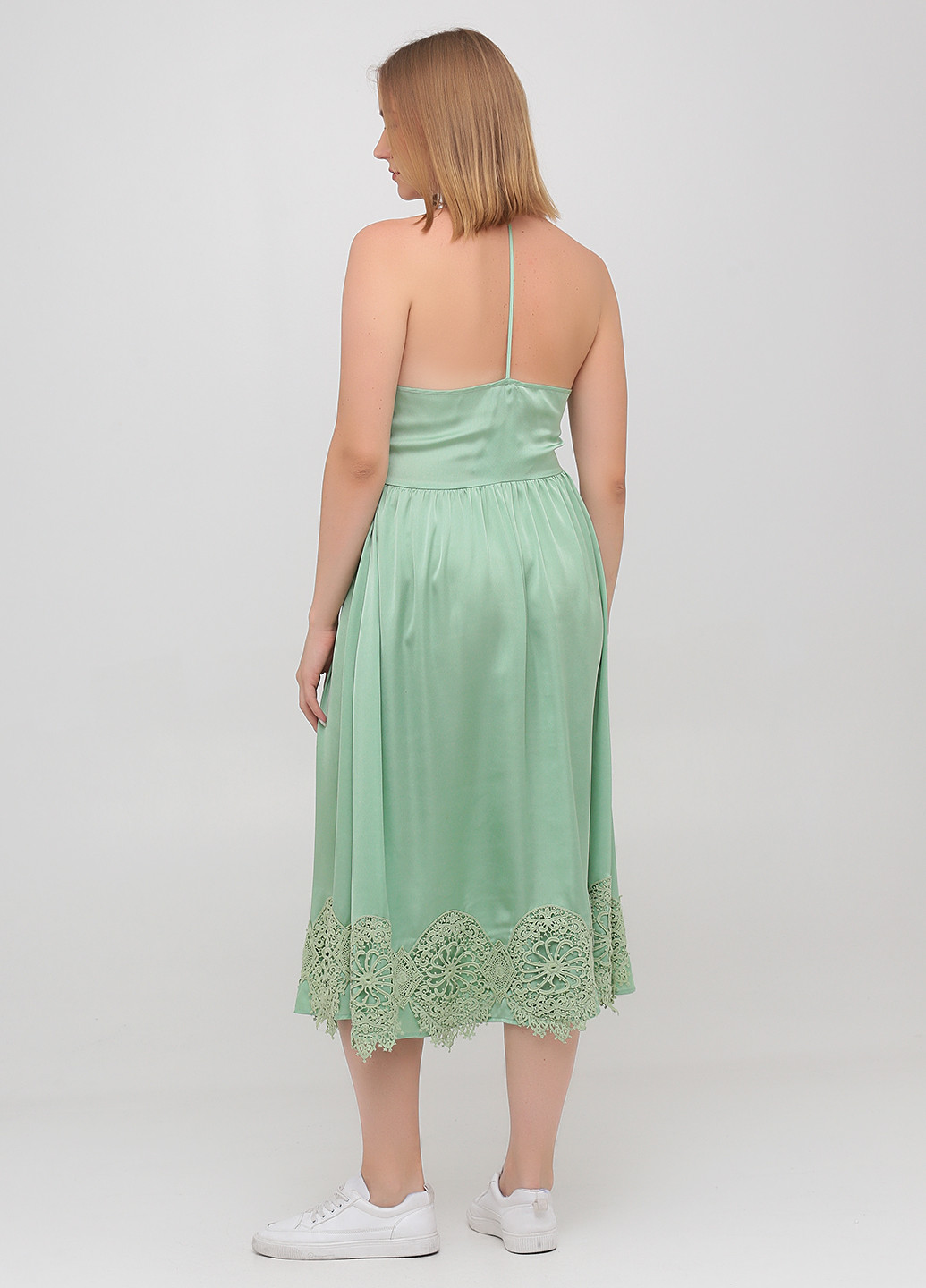 Светло-зеленое кэжуал платье клеш, с открытой спиной Asos однотонное