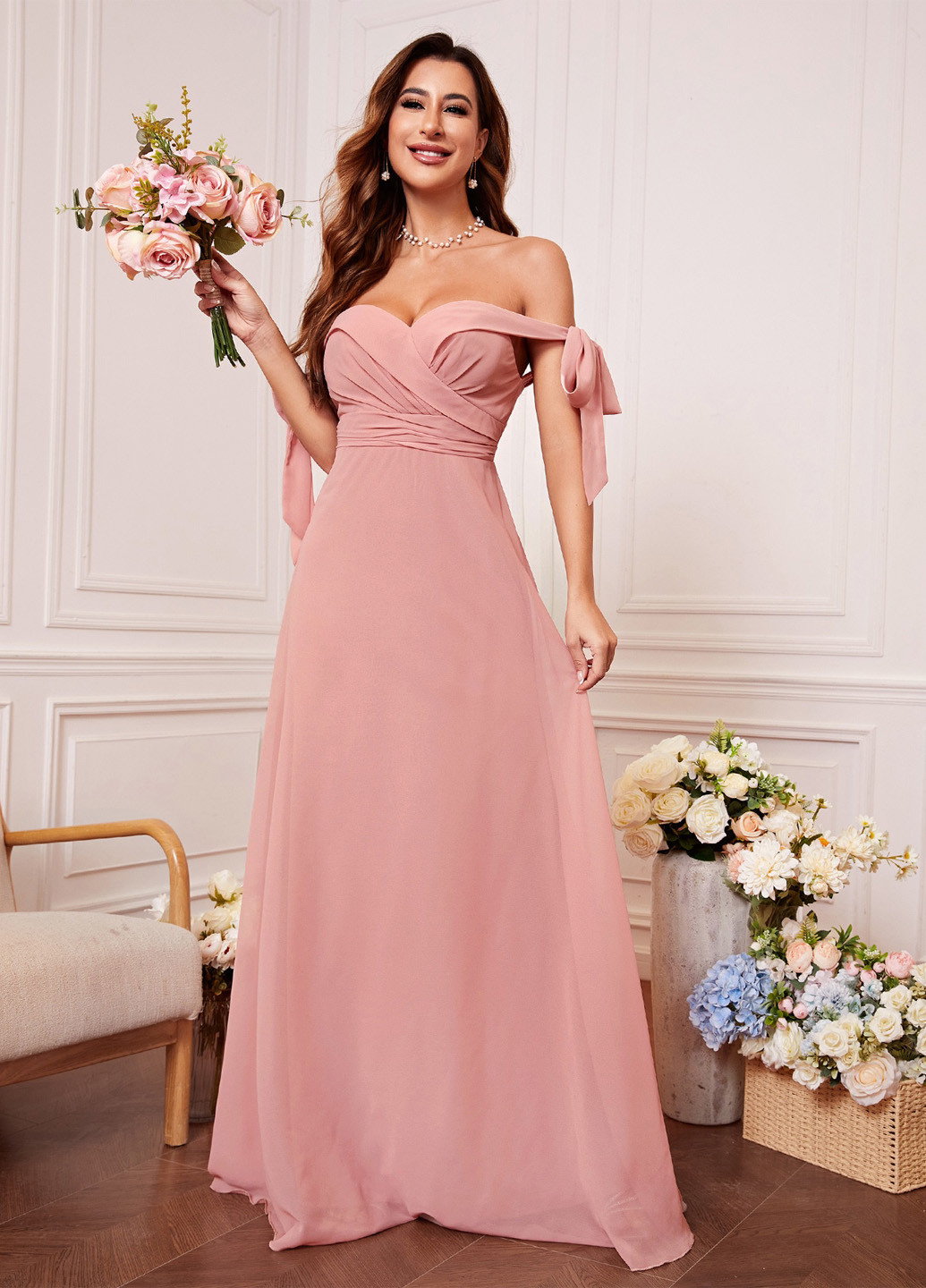 Светло-розовое вечернее платье с юбкой-солнце, с открытыми плечами, с открытой спиной SHEIN однотонное