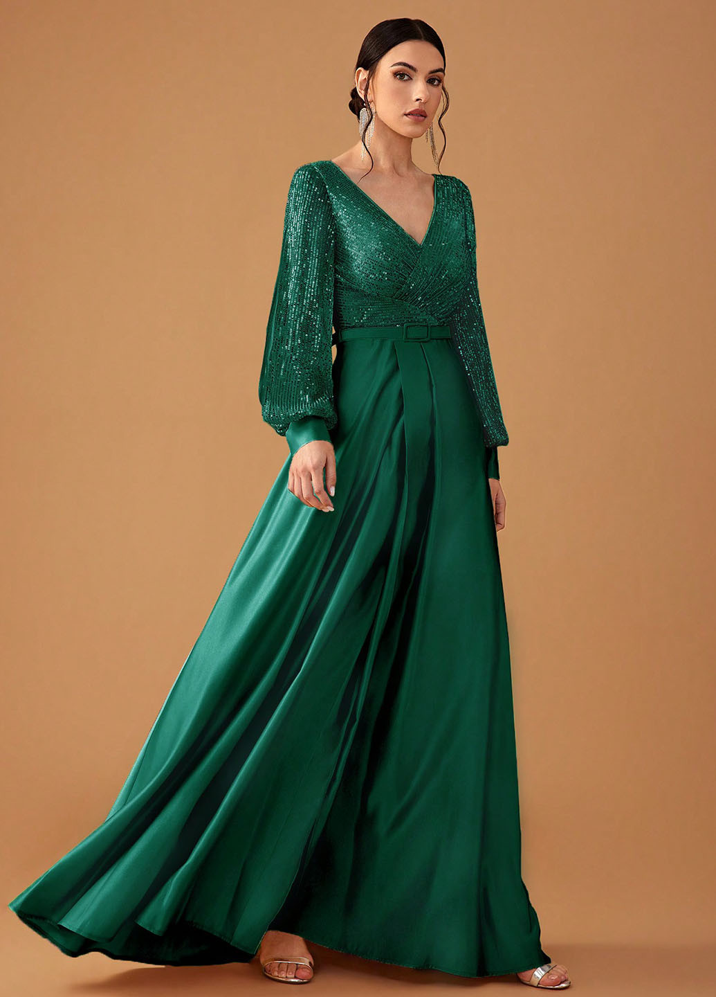Изумрудное вечернее платье клеш, с открытой спиной SHEIN однотонное