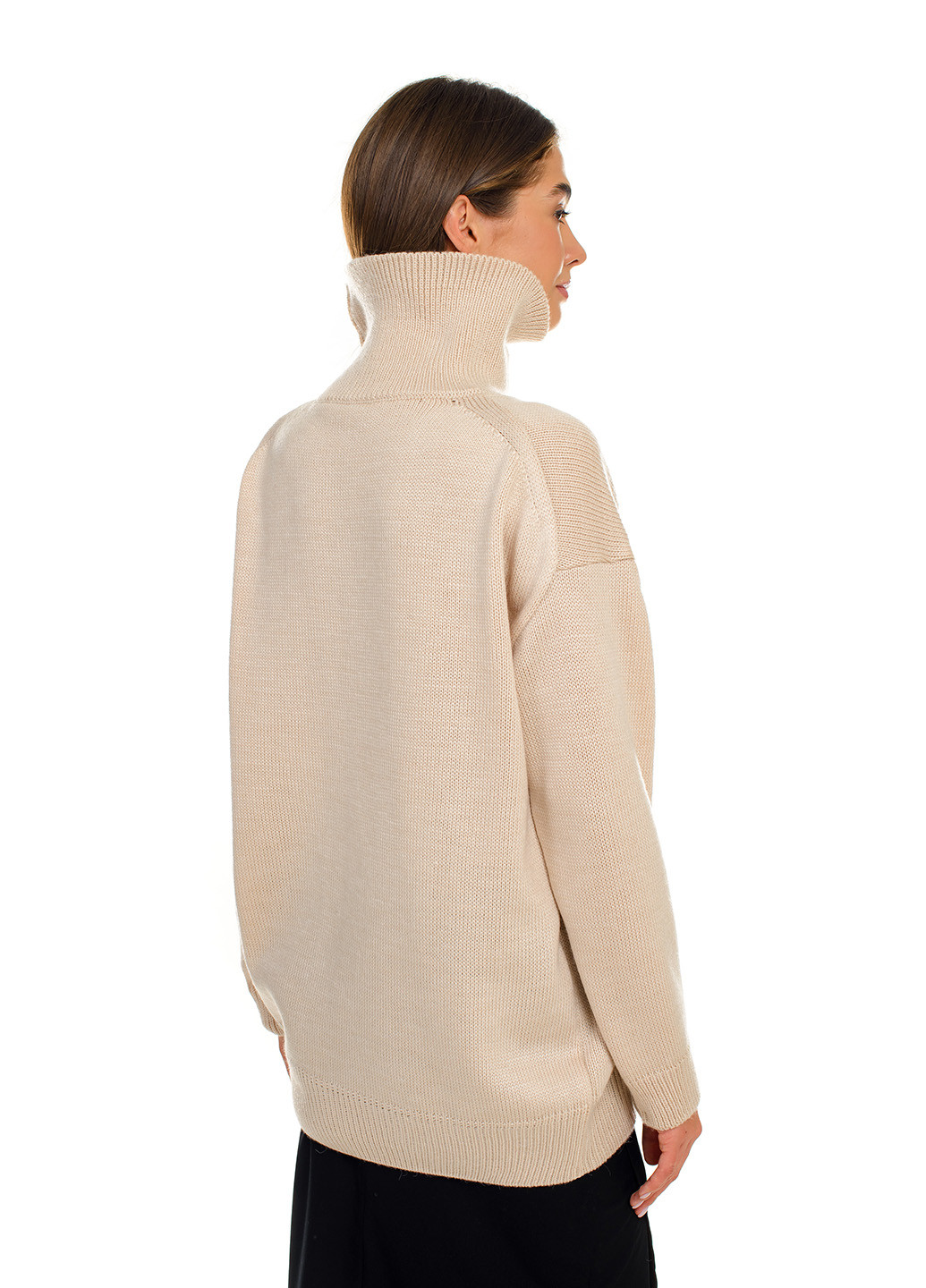 Пудровий светр оверсайз з високим коміром-стійка. SVTR