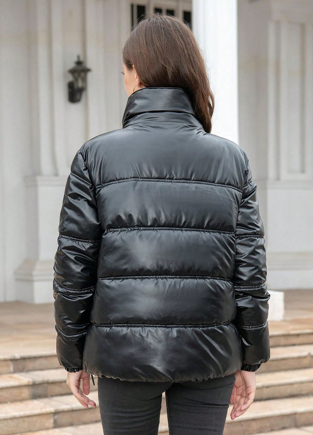 Чорна демісезонна куртка SHEIN