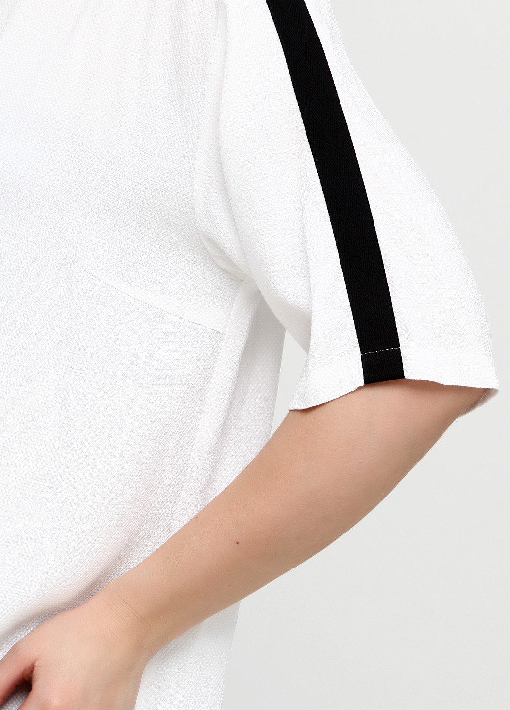 Белая летняя блуза BRANDTEX CLASSIC