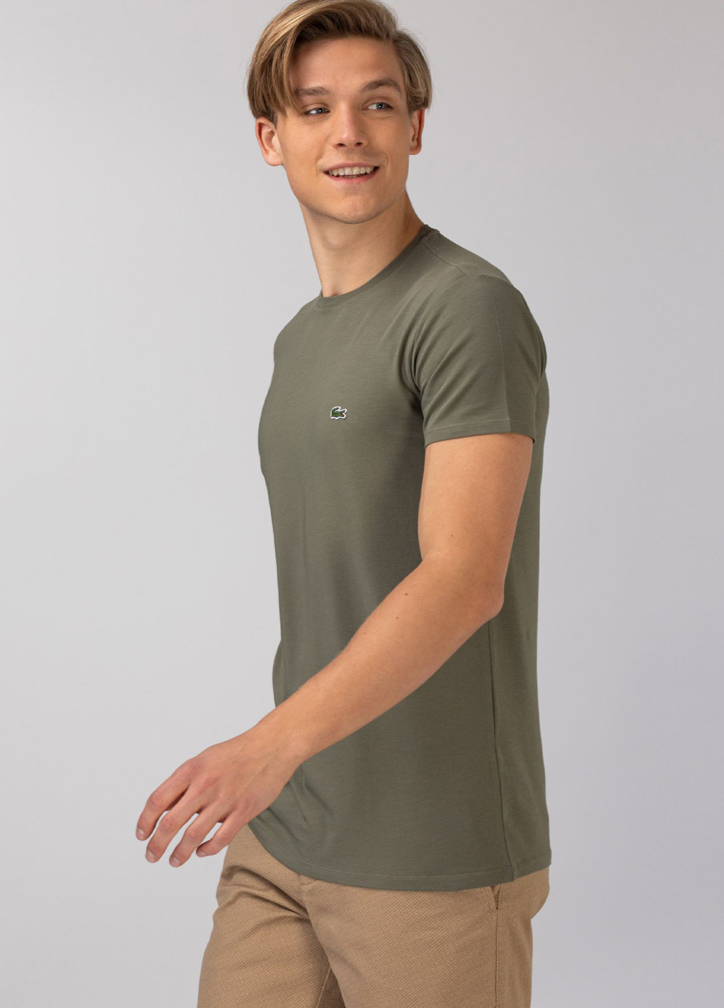 Хаки (оливковая) футболка Lacoste