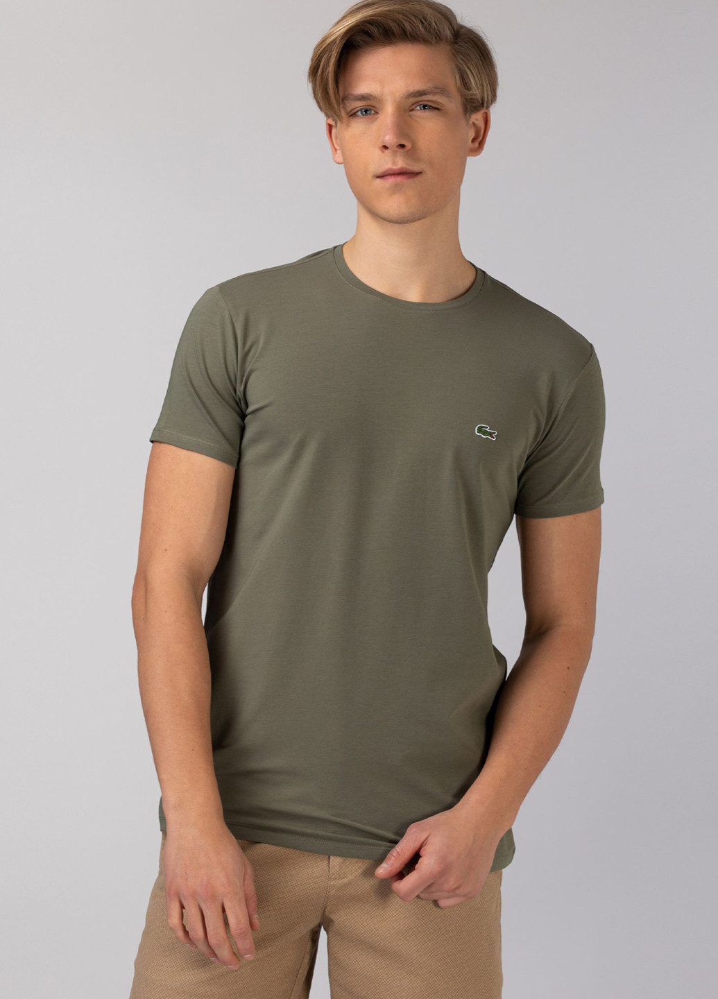 Хаки (оливковая) футболка Lacoste