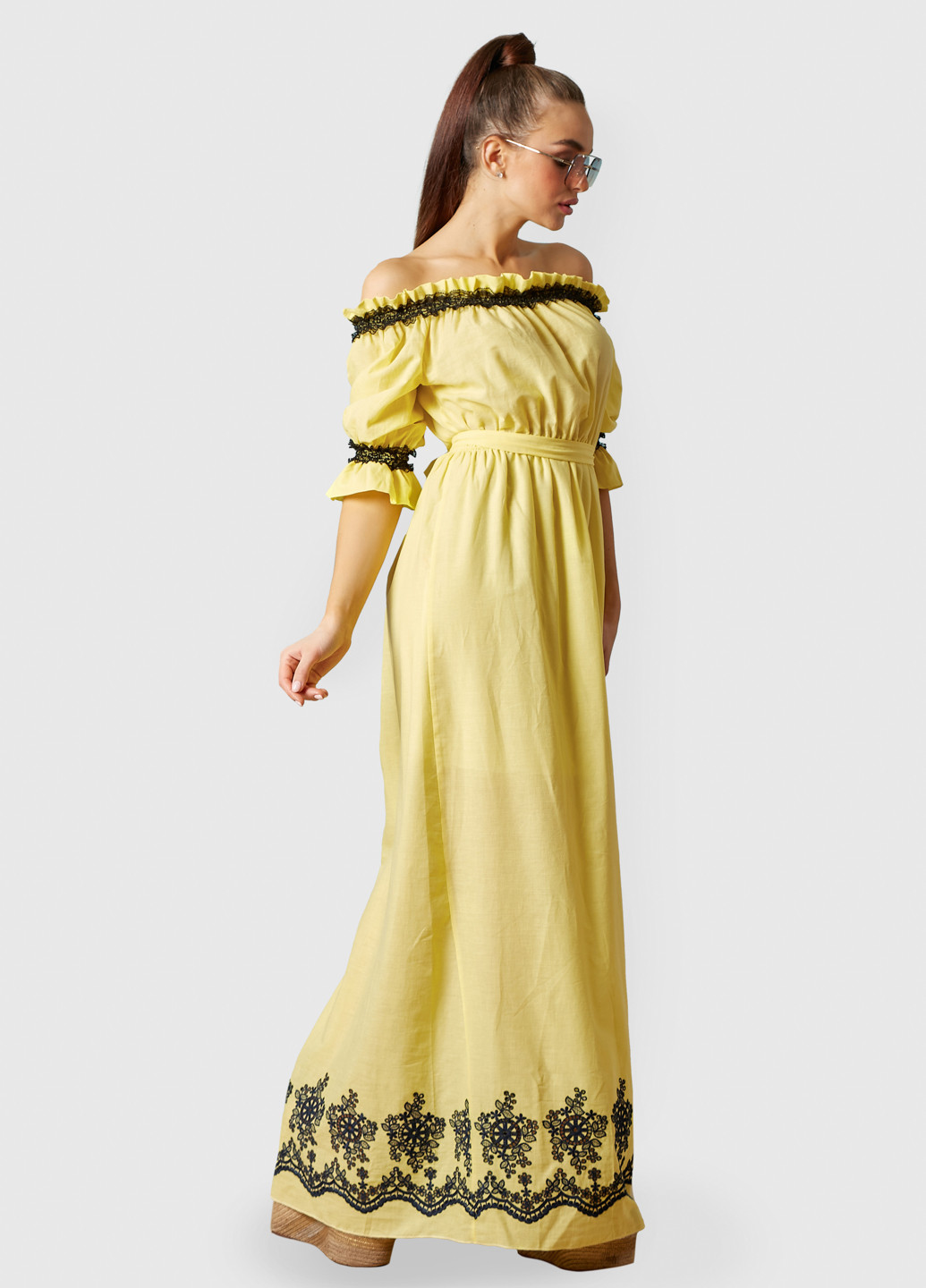 Желтое кэжуал платье с открытыми плечами ST-Seventeen однотонное