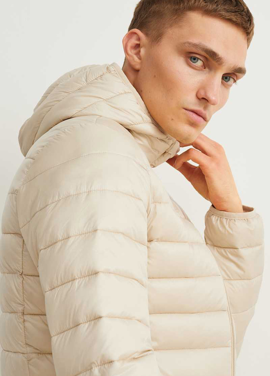 Бежевая демисезонная куртка C&A