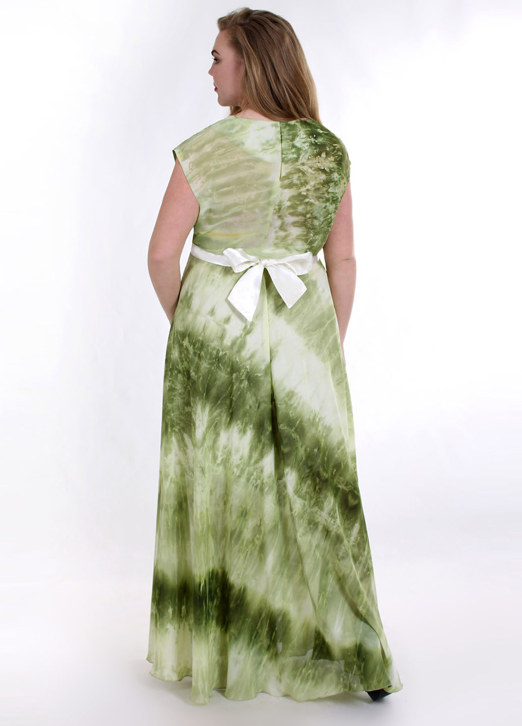 Зеленое коктейльное платье Enigma с абстрактным узором