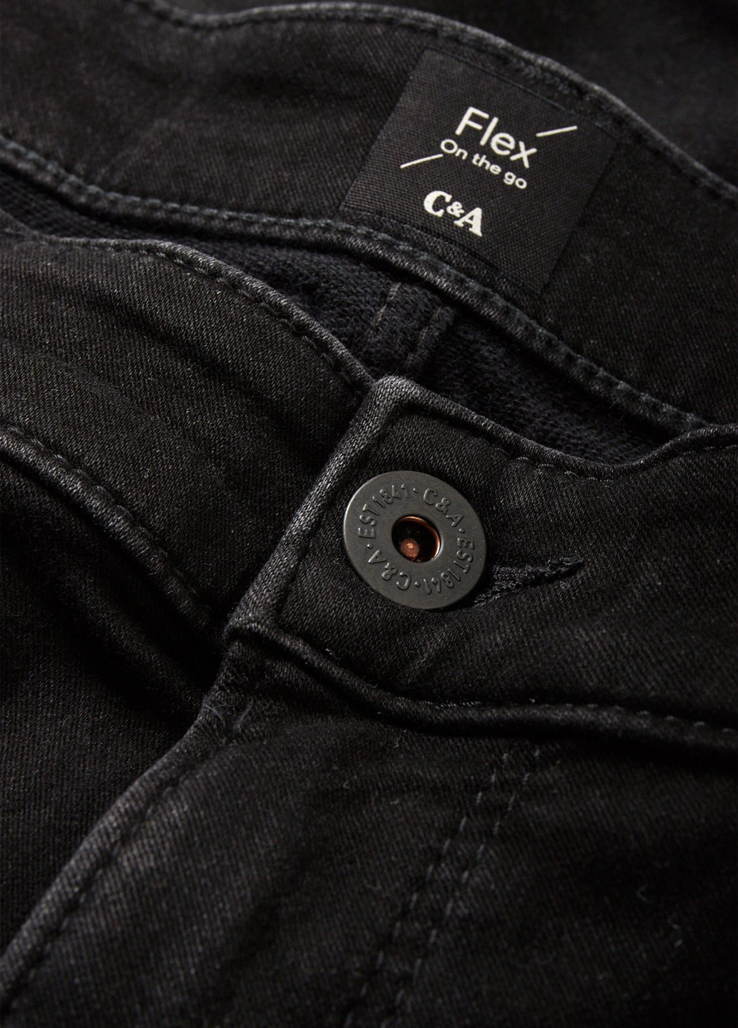 Черные демисезонные зауженные джинсы C&A