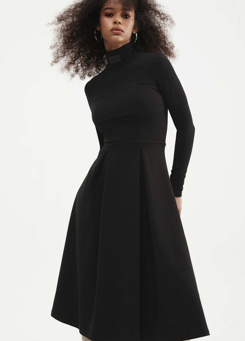 Черное кэжуал платье клеш, платье-водолазка Gepur однотонное