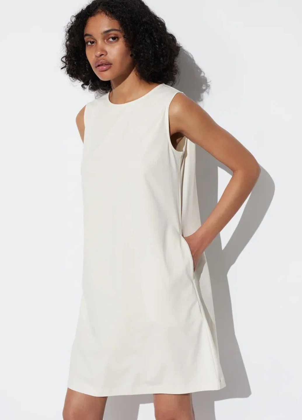 Молочное кэжуал платье Uniqlo однотонное