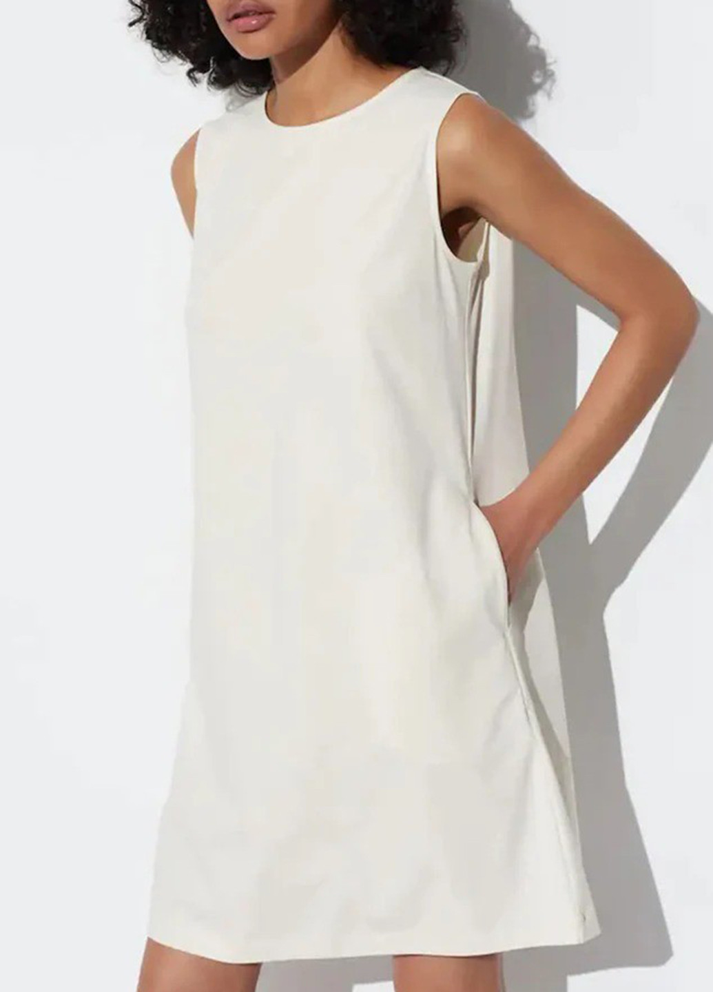 Молочное кэжуал платье Uniqlo однотонное