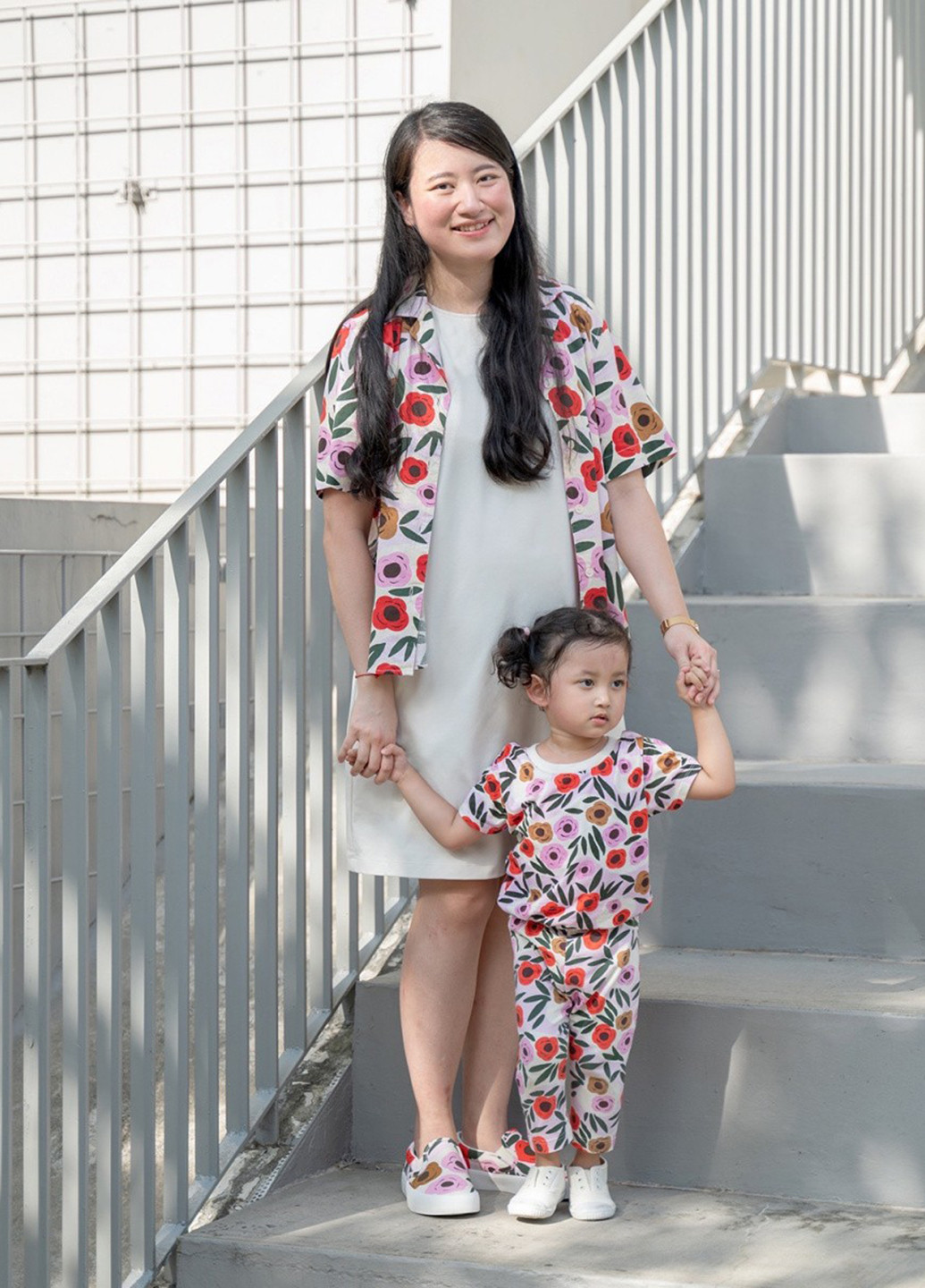 Молочное кэжуал платье Uniqlo однотонное