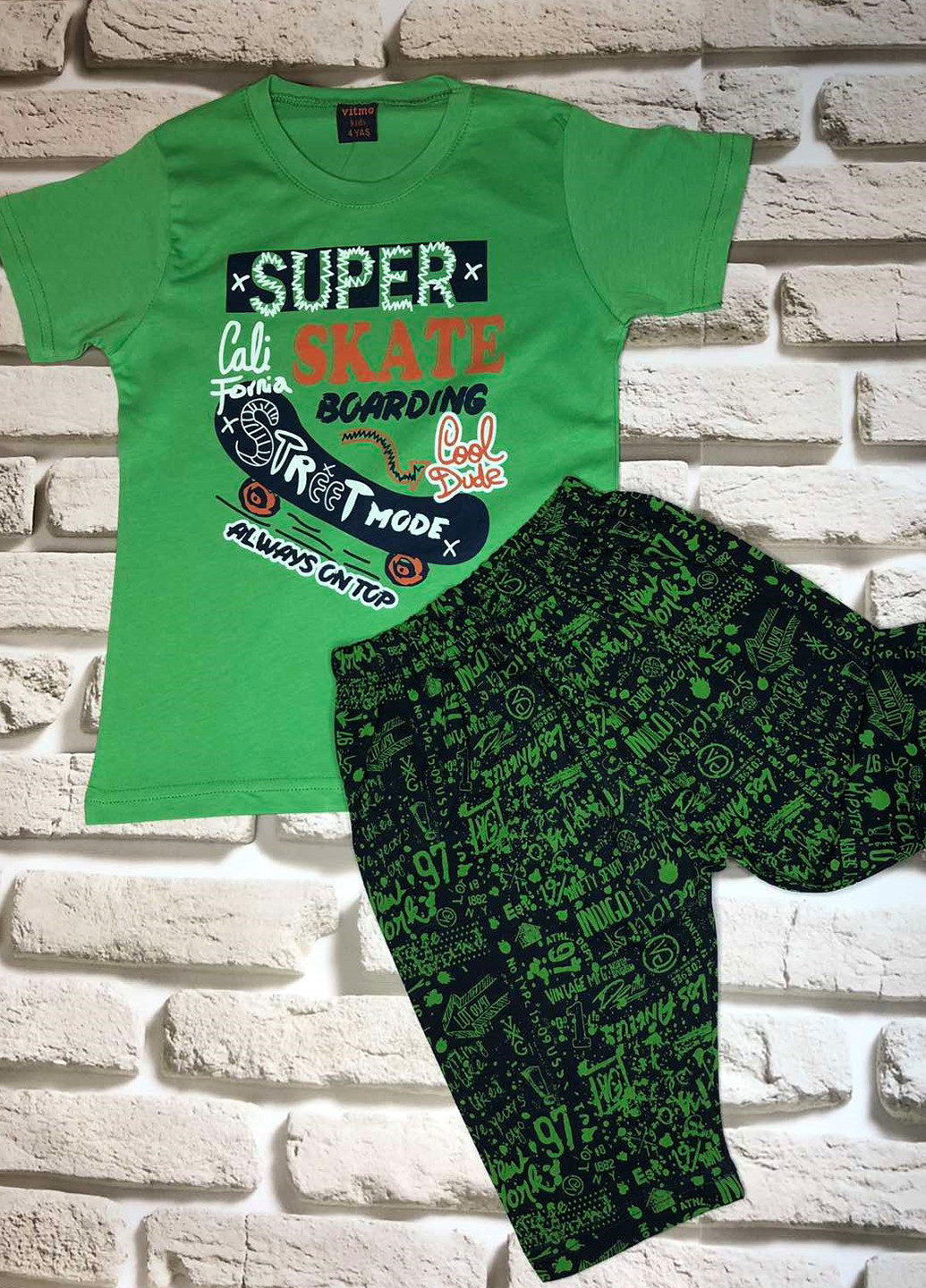 Зеленая всесезон пижама (футболка, капри) футболка + капри Vitmo baby