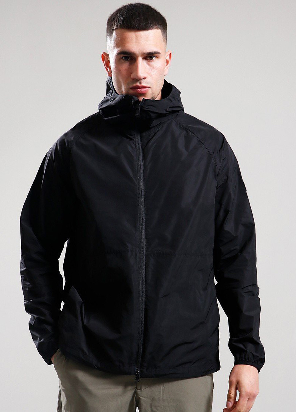 Чорна демісезонна куртка Barbour