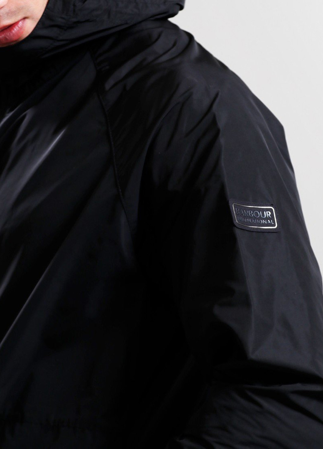 Чорна демісезонна куртка Barbour