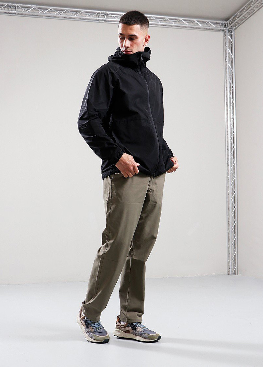 Чорна демісезонна куртка Barbour