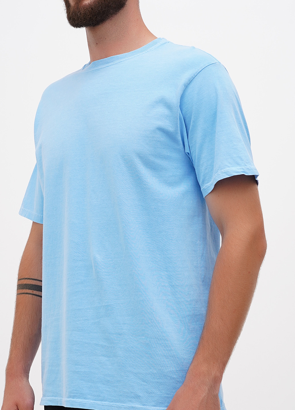 Блакитна футболка Blue 84