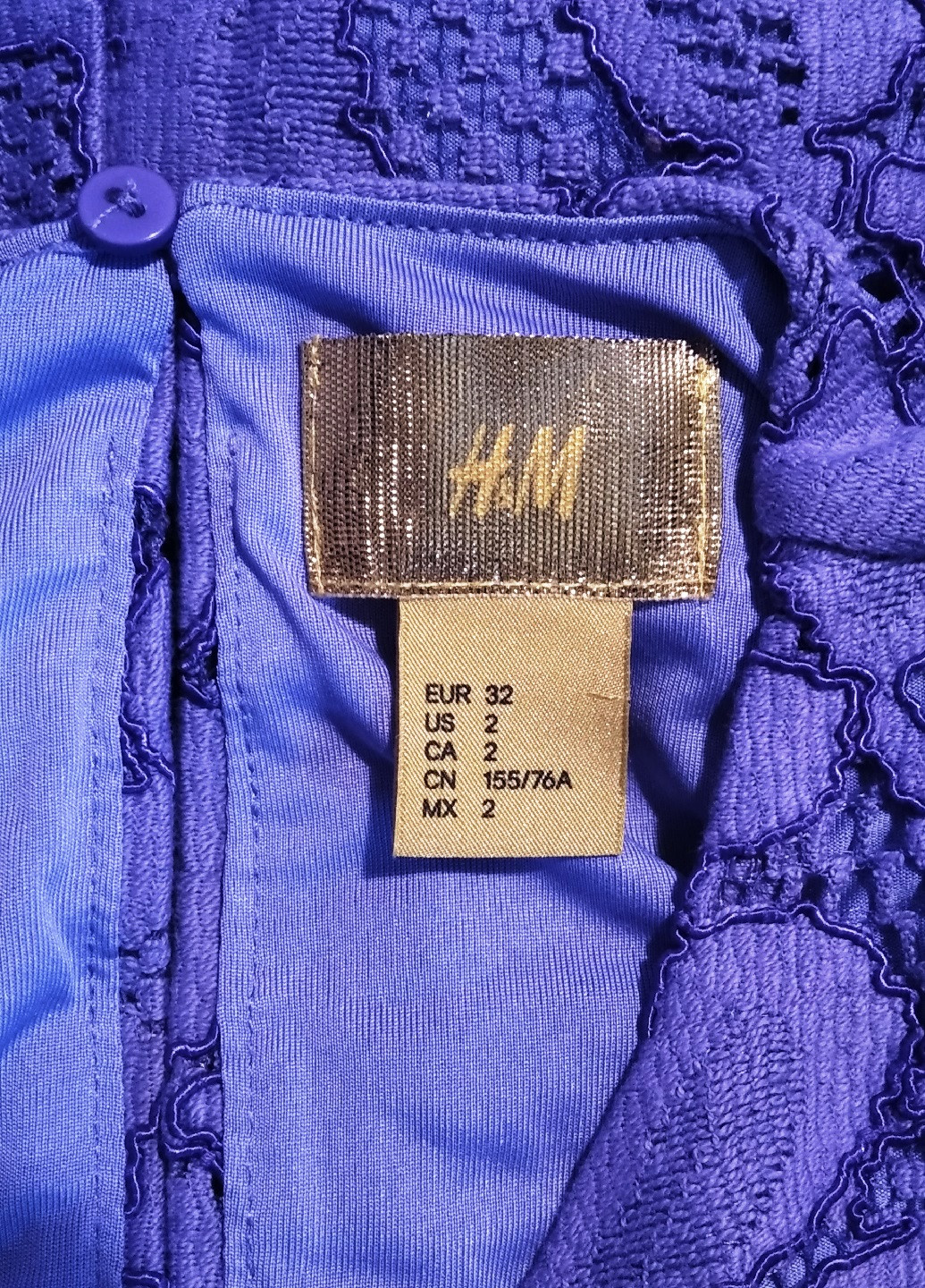 Фіолетова коктейльна коротка сукня з мережива H&M однотонна