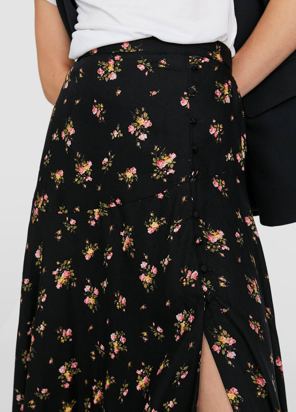Черная кэжуал цветочной расцветки юбка Stradivarius