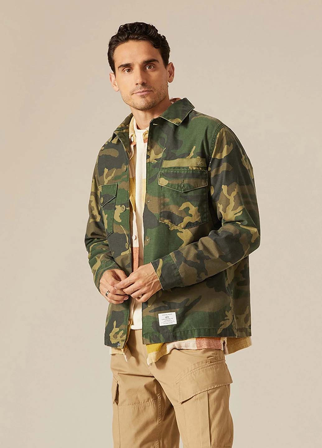 Зелена демісезонна куртка-сорочка Alpha Industries