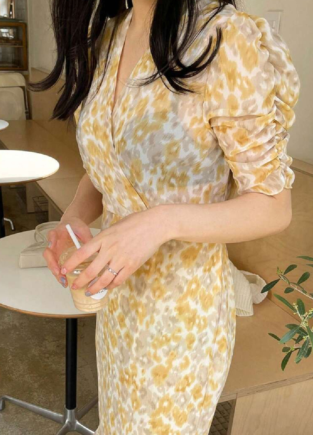 Комбінована кежуал сукня на запах Dazy з квітковим принтом