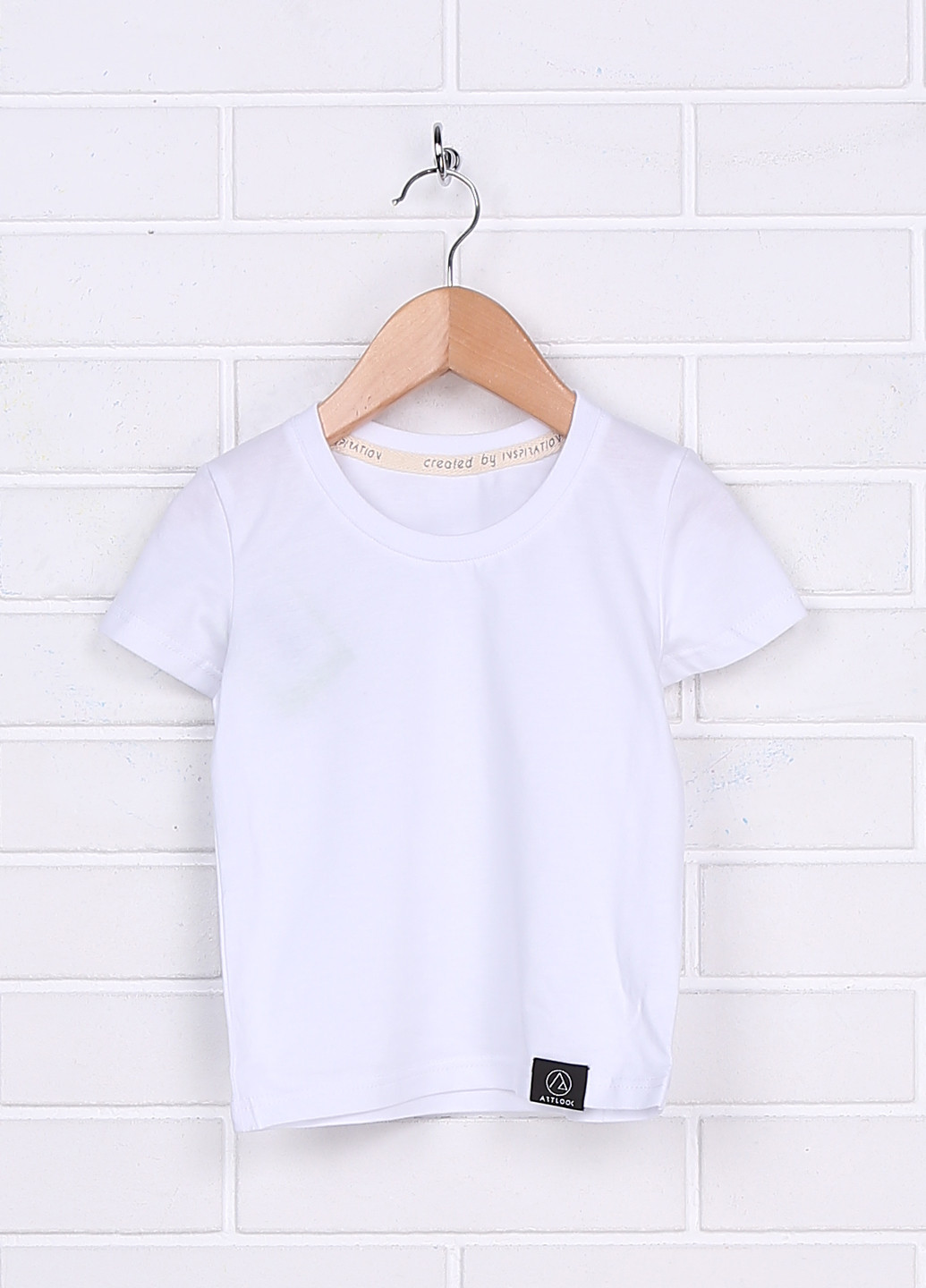 Белая летняя футболка с коротким рукавом ArtLook