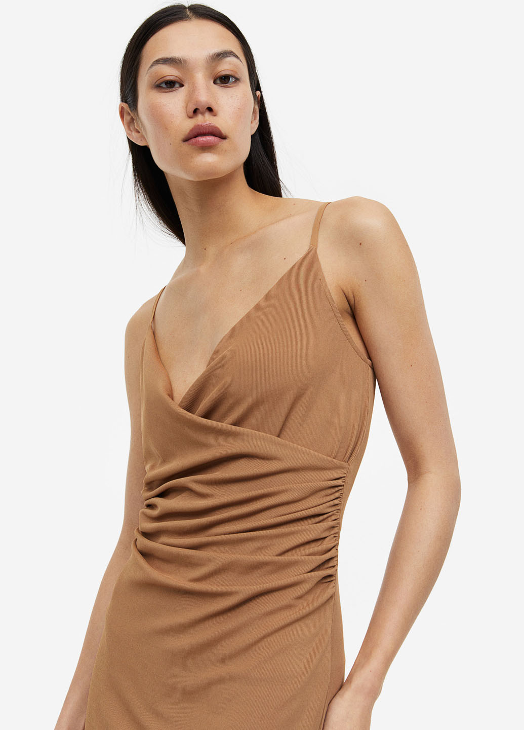 Светло-коричневое кэжуал платье на запах H&M однотонное