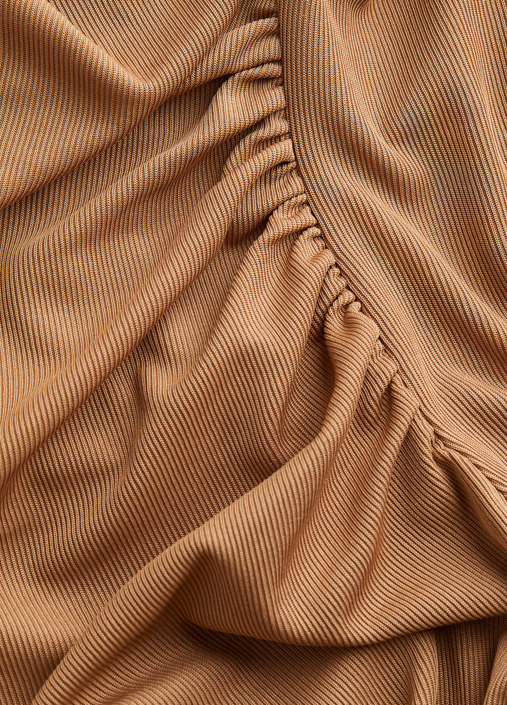 Светло-коричневое кэжуал платье на запах H&M однотонное