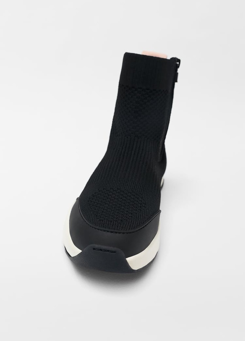 Черные демисезонные спортивные кроссовки в сетку для девочки 8398 32 20,3см черный 60622 Zara