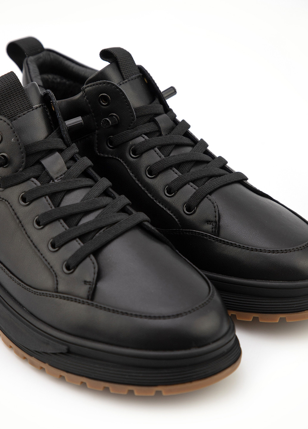 Черные демисезонные кроссовки Respect