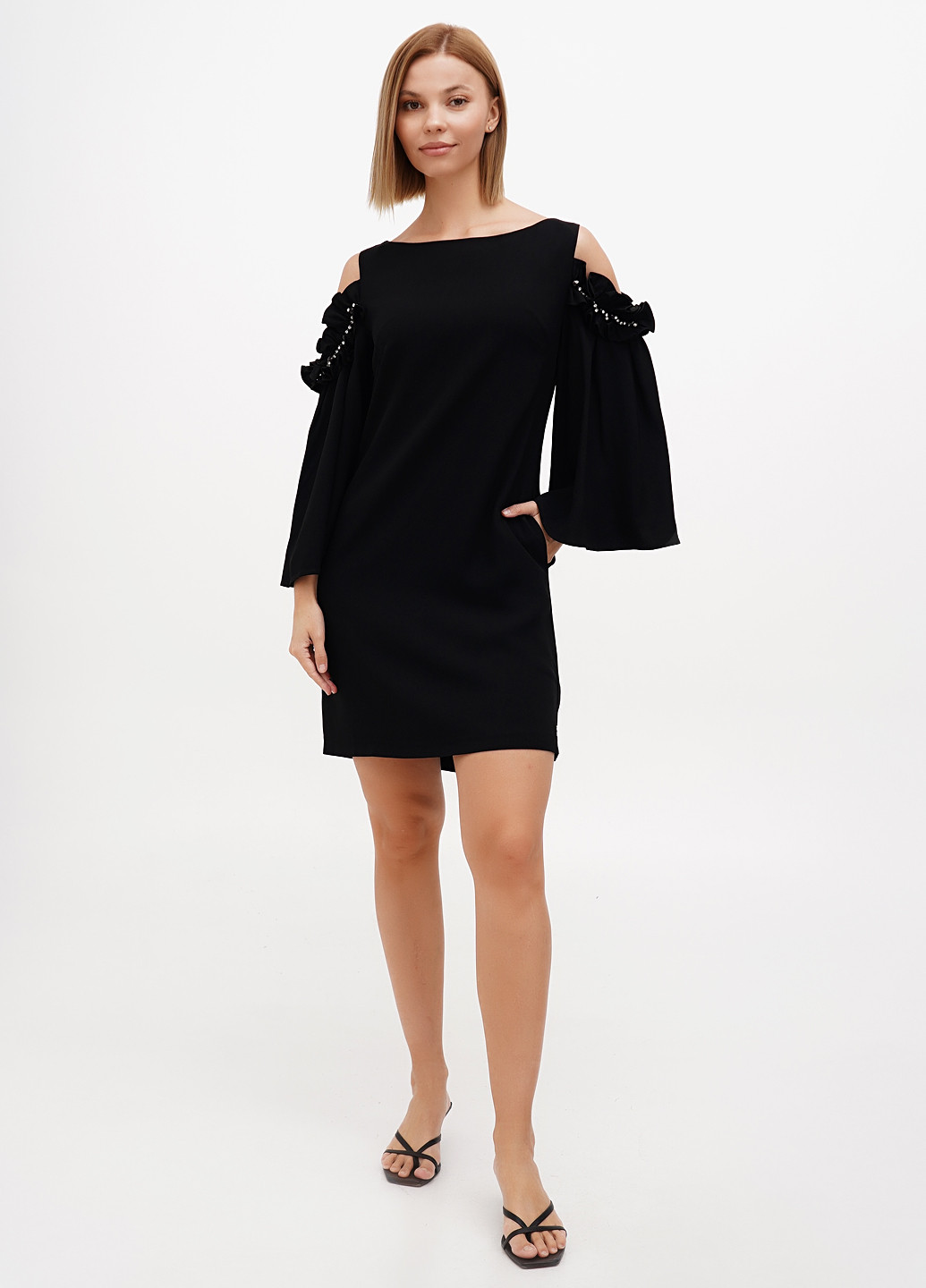 Черное кэжуал платье Sassofono однотонное