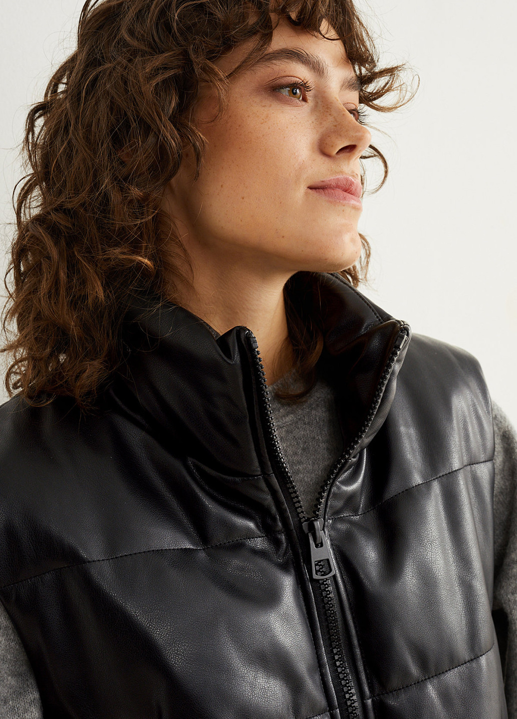 Жилет C&A (352190117)