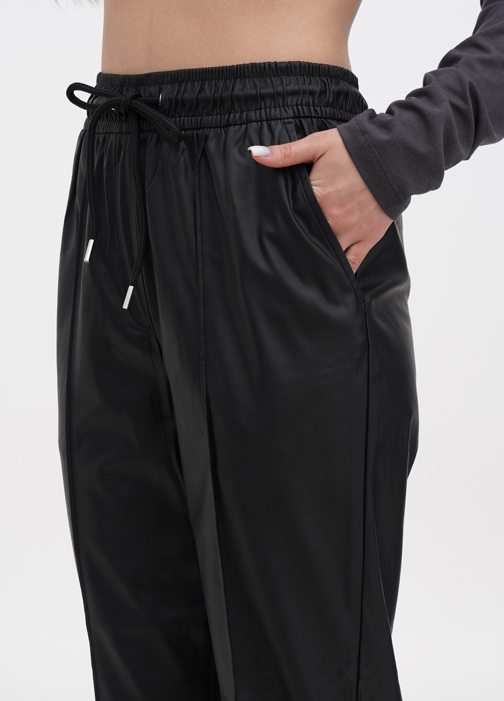 Черные кэжуал демисезонные джоггеры, укороченные брюки Terranova