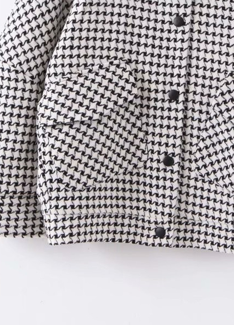 Черная демисезонная куртка женская oversize с накладными карманами tracery Berni Fashion 55566