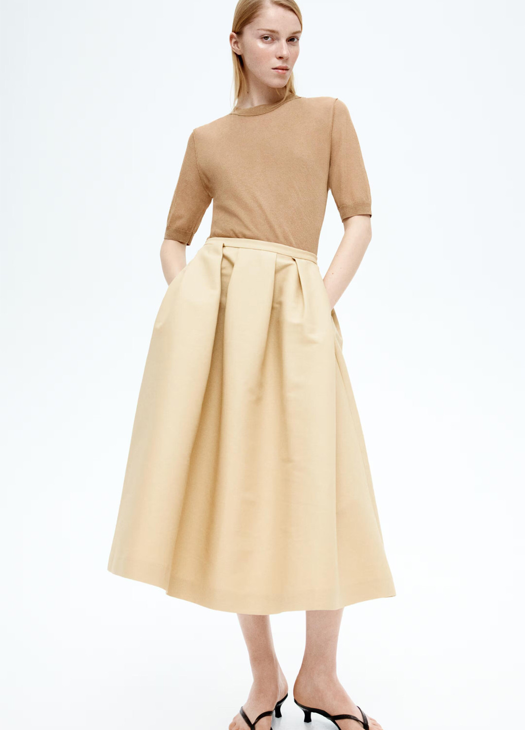 Бежевая кэжуал однотонная юбка H&M клешированная