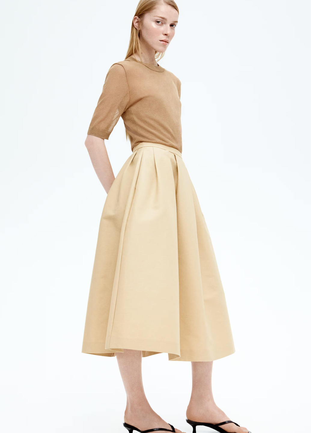 Бежевая кэжуал однотонная юбка H&M клешированная