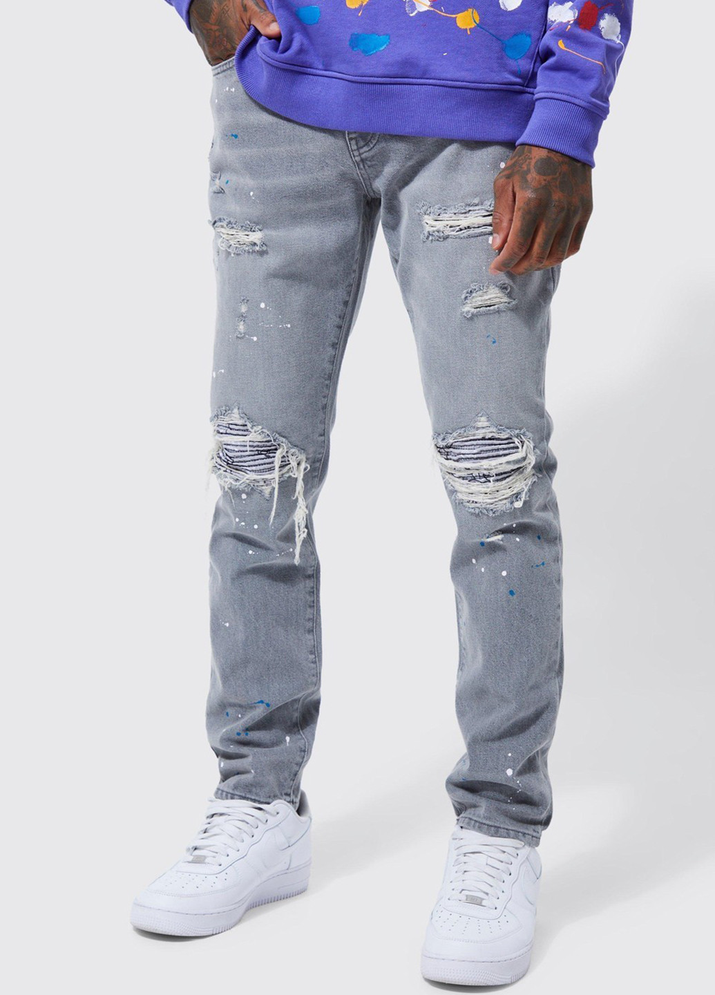 Серые демисезонные зауженные джинсы Boohoo