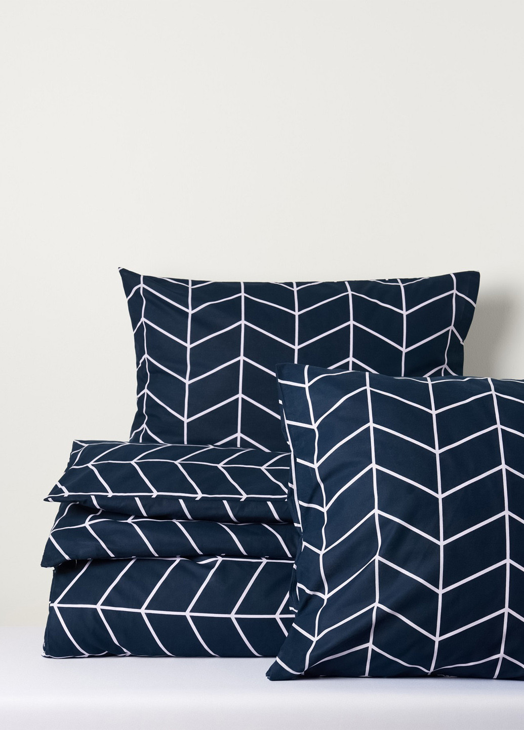 Пододеяльник 200х220 см (1 шт.), наволочка 70х80 см (2 шт.) Sinsay (352192830)