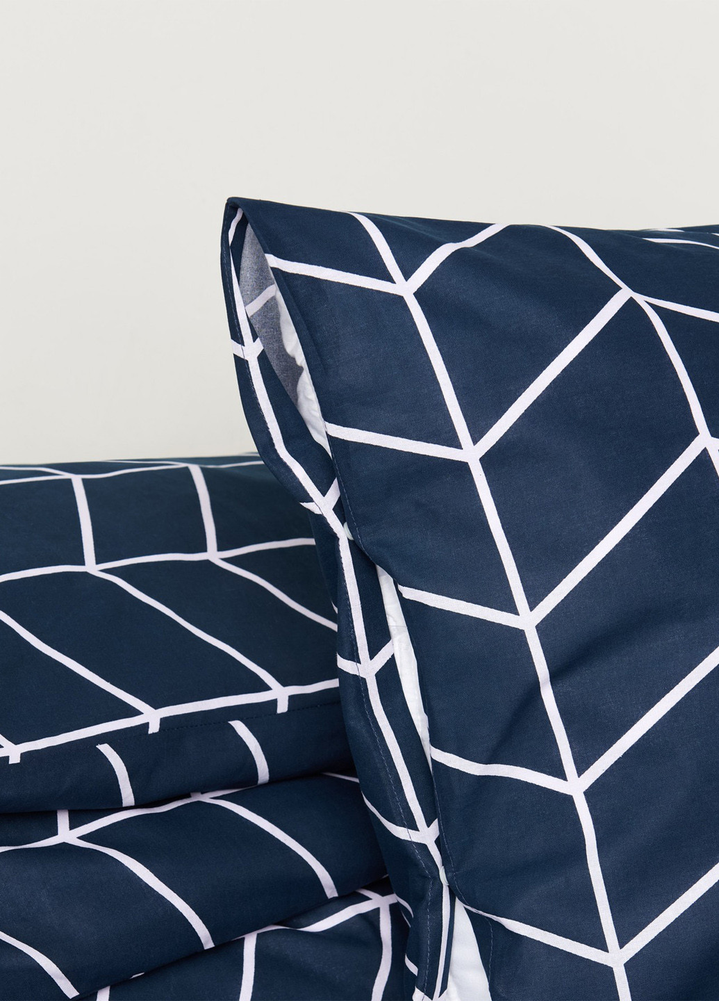 Пододеяльник 200х220 см (1 шт.), наволочка 70х80 см (2 шт.) Sinsay (352192830)