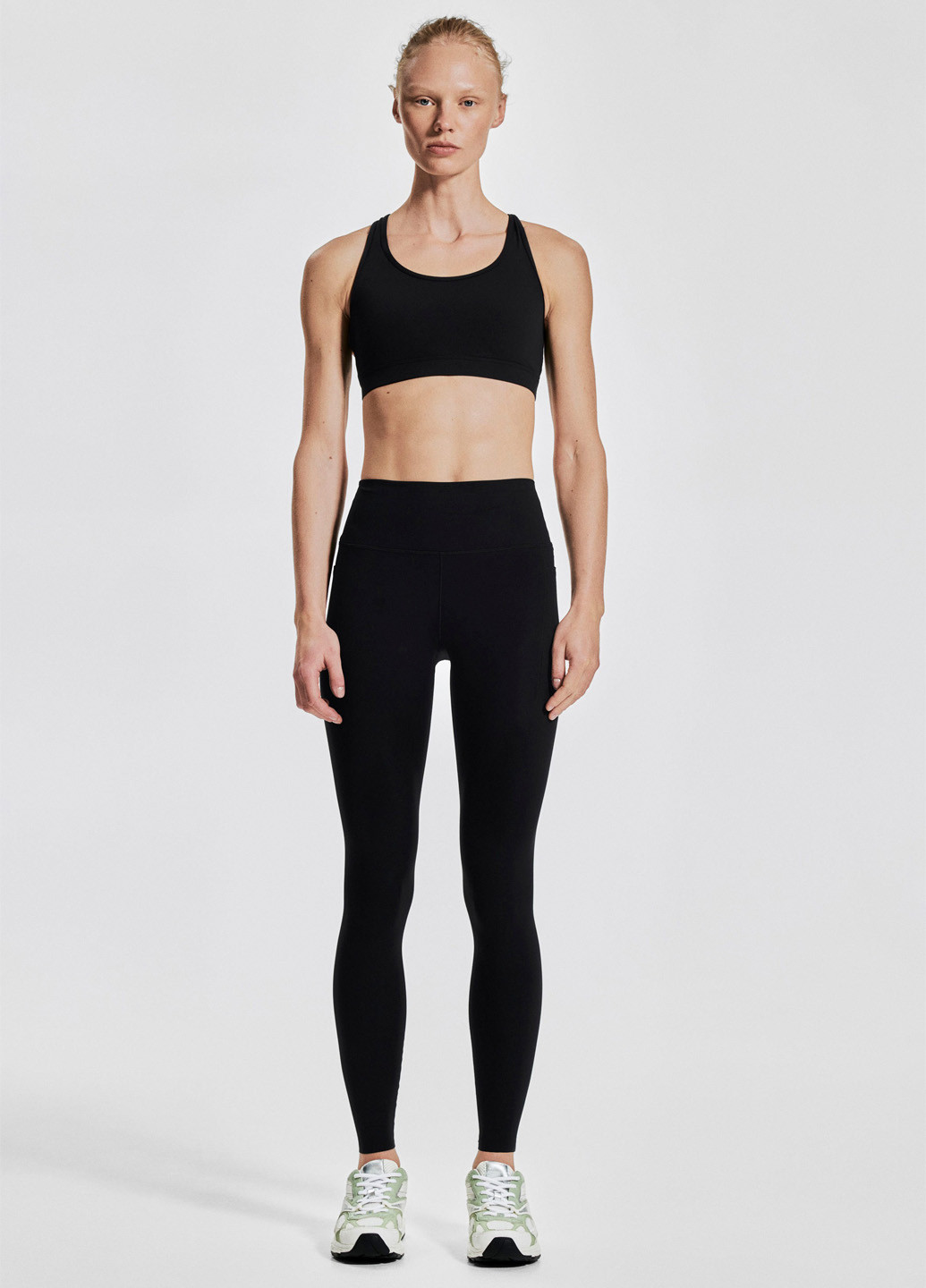 Черные демисезонные леггинсы H&M