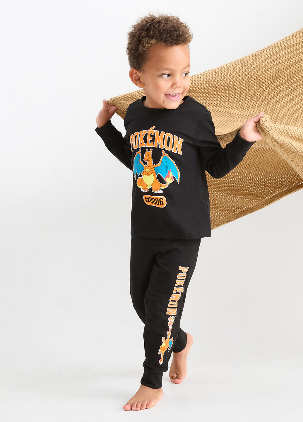 Черная всесезон пижама (лонгслив, брюки) лонгслив + брюки C&A