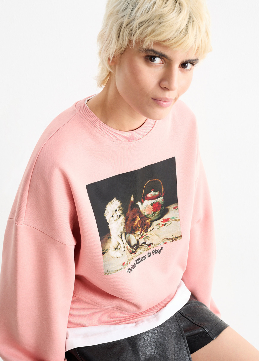 Светло-розовый свитшот C&A рисунок без декора (362192992)