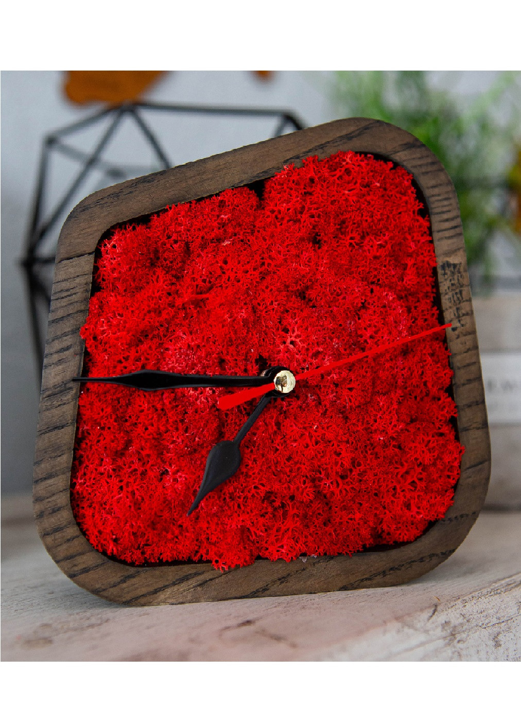 Настільний годинник ручної роботи з червоним стабілізованим мохом 15х15 см (9319103-De) Francesco Marconi (251385118)